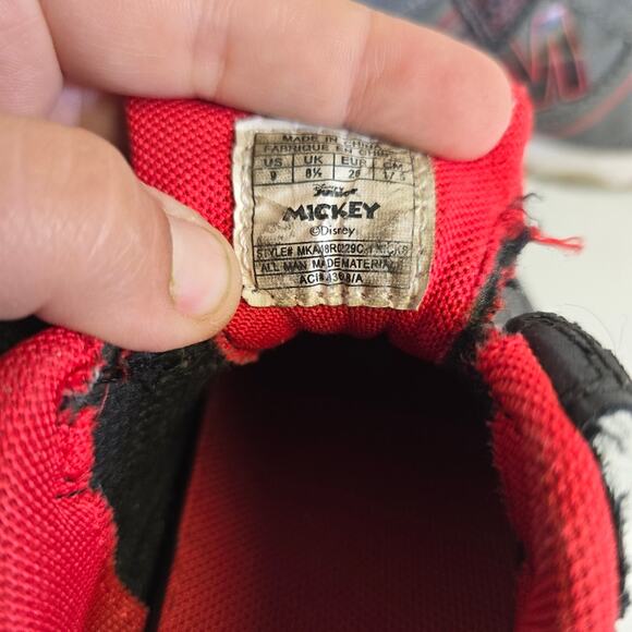 Disney Mickey Mouse Light-up Sneakers in Play Condition size Toddler 9 - Picture 7 of 8